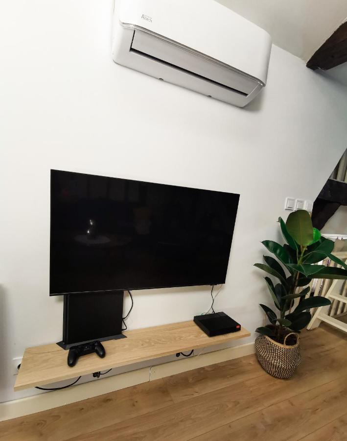 Loft Atypique Au Calme Avec Cour Privative Bourges Exterior foto